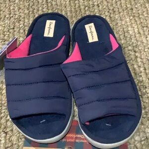 #239 NWT DeerFoams  Navy and Pink Slide Slippers M sz xl 11-12 w comfort sole